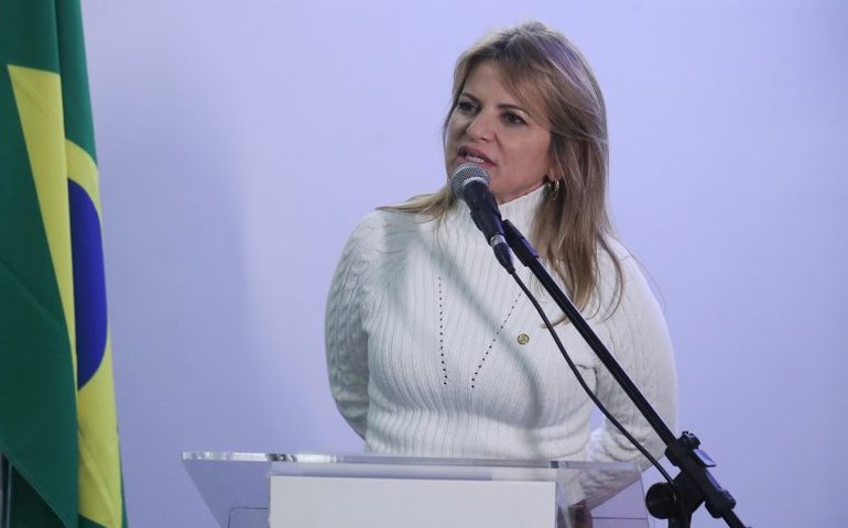 Instalada comissão que vai analisar MP das obras paradas em escolas