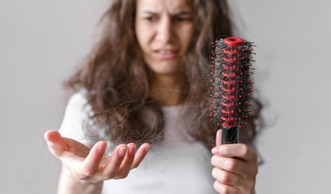 Estresse x queda de cabelo: saiba quanto tempo dura e como tratar