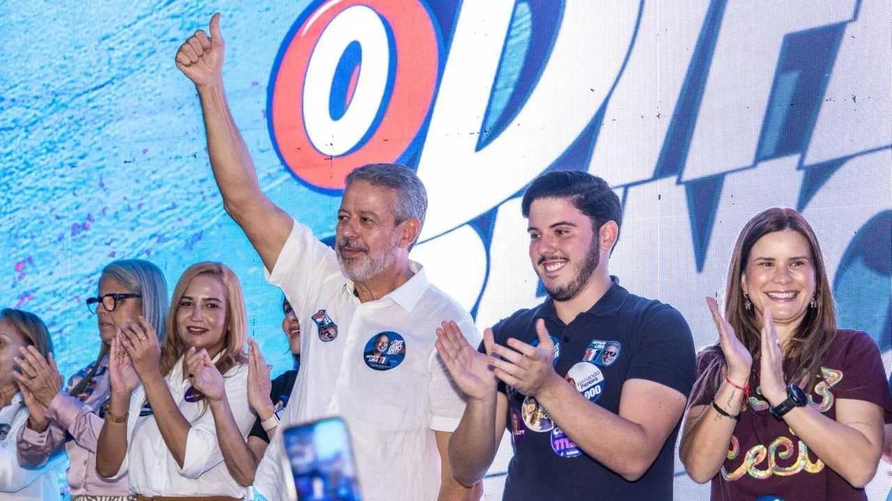 Arthur Lira inaugura comitê em Maceió com grande mobilização de prefeitos, lideranças e apoiadores
