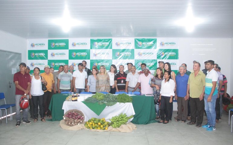 Prefeitura faz reabertura do Programa de Aquisição de Alimentos (PAA), em Palmeira