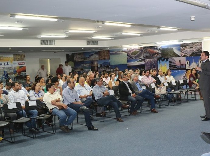 Ayres destaca investimentos em programas hídricos e ações ambientais