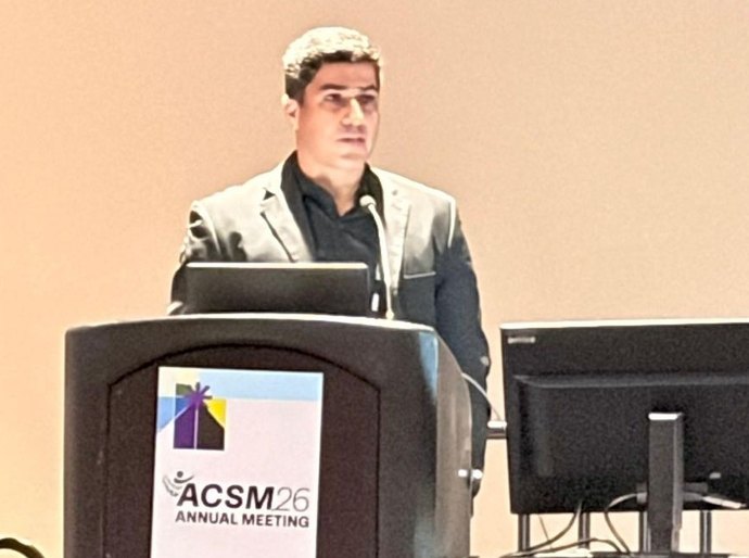 Profissional de Educação Física Wesley Henrique apresenta pesquisa sobre métodos avaliativos e palestra sobre exercício e saúde renal em congresso nos EUA