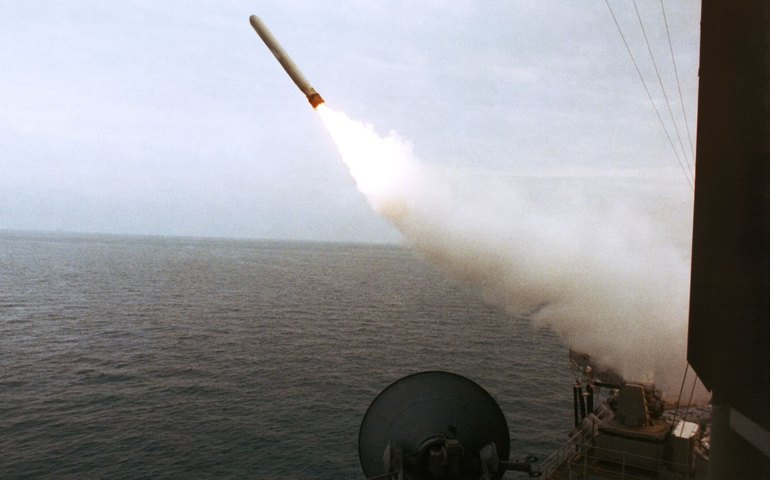 EUA têm falta de mísseis Tomahawk, os gastando mais rapidamente do que produzem, diz portal