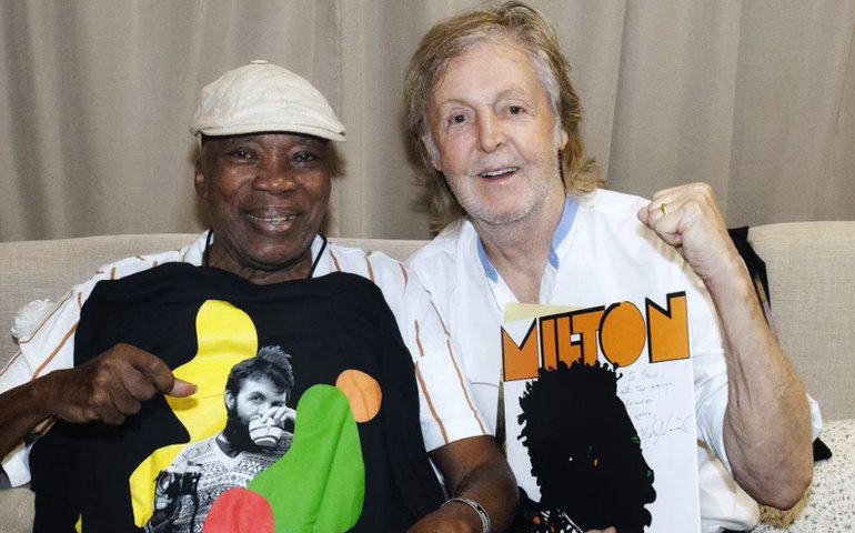 Milton Nascimento mostra foto com Paul McCartney e filho relata bastidores