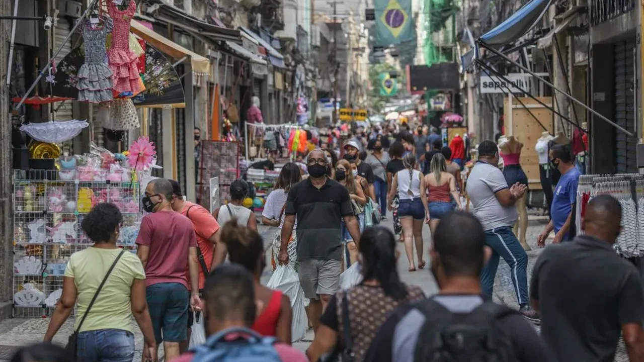 Google: 40% dos brasileiros pretendem gastar mais na Black Friday de 2025 em relação ao ano passado