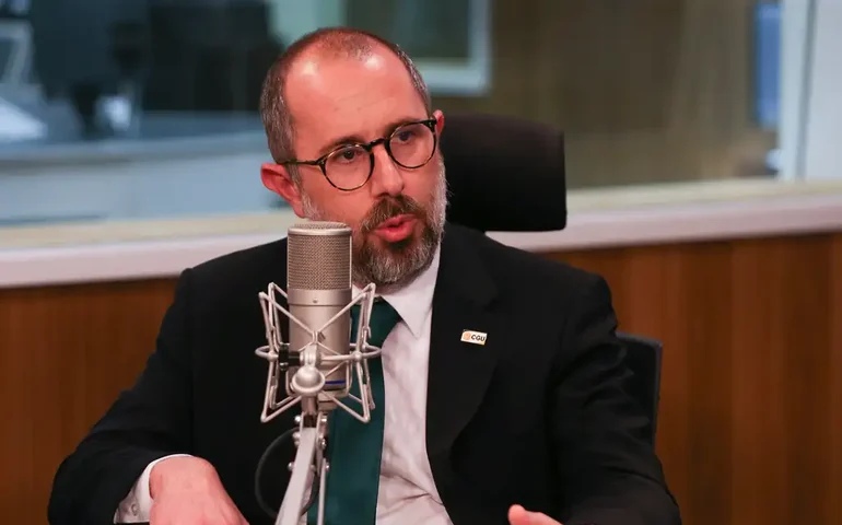 Ministro CGU se defende de críticas de Rui Costa e diz que fez alertas sobre como melhorar INSS