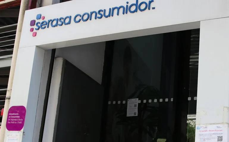 Serasa lança plataforma de renegociação de dívidas com Desenrola 2.0 em parceria com bancos