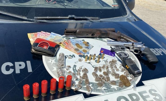 Em menos de 24 horas, Polícia Militar apreende cinco armas de fogo em União dos Palmares Em menos de 24 horas, Polícia Militar apreende cinco armas de fogo em União dos Palmares