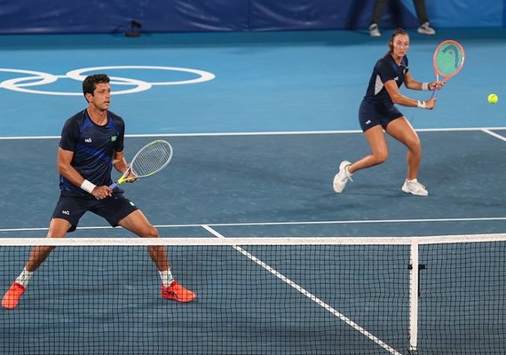 Djokovic e Stojanovic eliminam Melo e Stefani no torneio de tênis em Tóquio