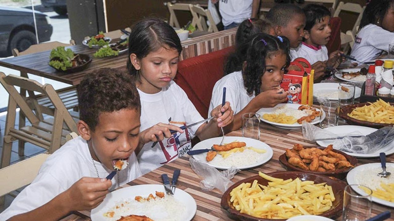 Maceió: Crianças encerram participação na Semana Solidária Abrasel