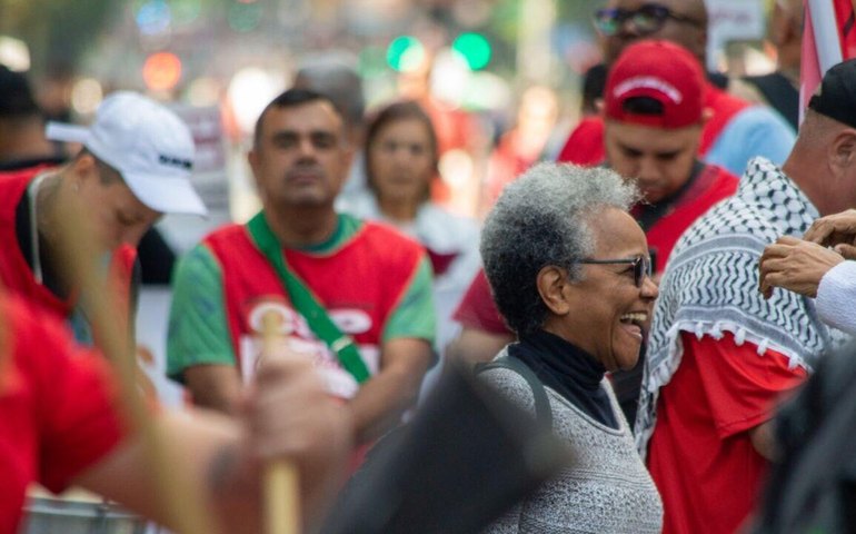 Dia do Trabalhador tem atos pelo país e manifestantes protestam contra jornada 6×1 (VÍDEOS, FOTOS)