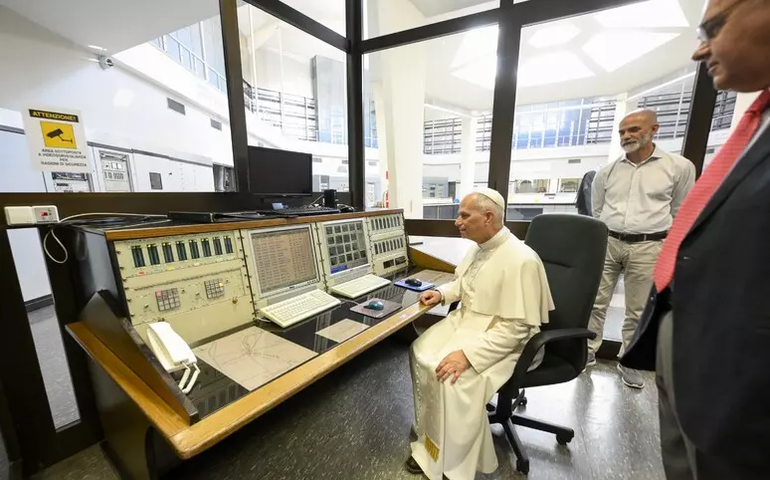Papa Leão XIV visita Centro de transmissão de Rádio Vaticano