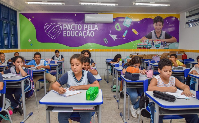 Coruripe Conquista Selo Ouro de Compromisso Nacional Criança Alfabetizada do Ministério da Educação