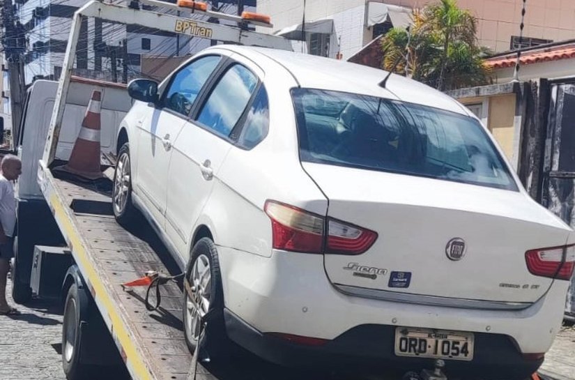 Polícia Militar recupera quatro veículos roubados e prende suspeitos em Maceió e Flexeiras