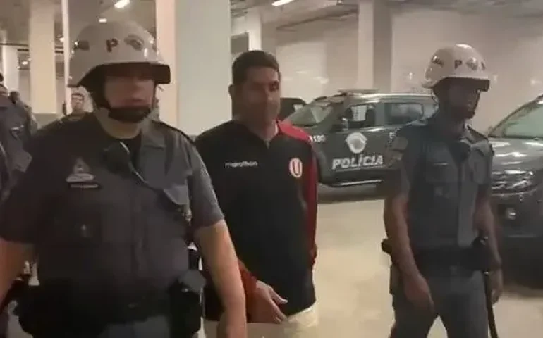 Universitario critica prisão de preparador acusado de racismo por corintianos: 'Inadmissível'