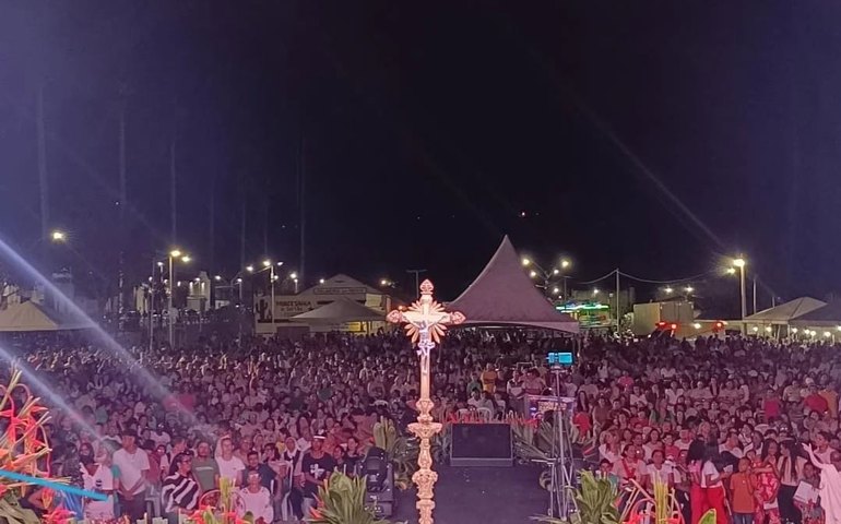 Cenáculo Mariano na Estação Ferroviária reúne multidão em homenagem à Imaculada Conceição