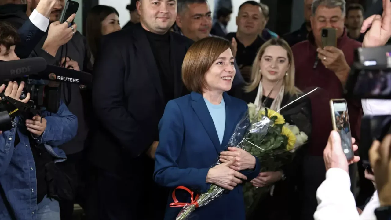 Presidente pró-Ocidente da Moldávia conquista 2º mandato ao derrotar candidato alinhado à Rússia
