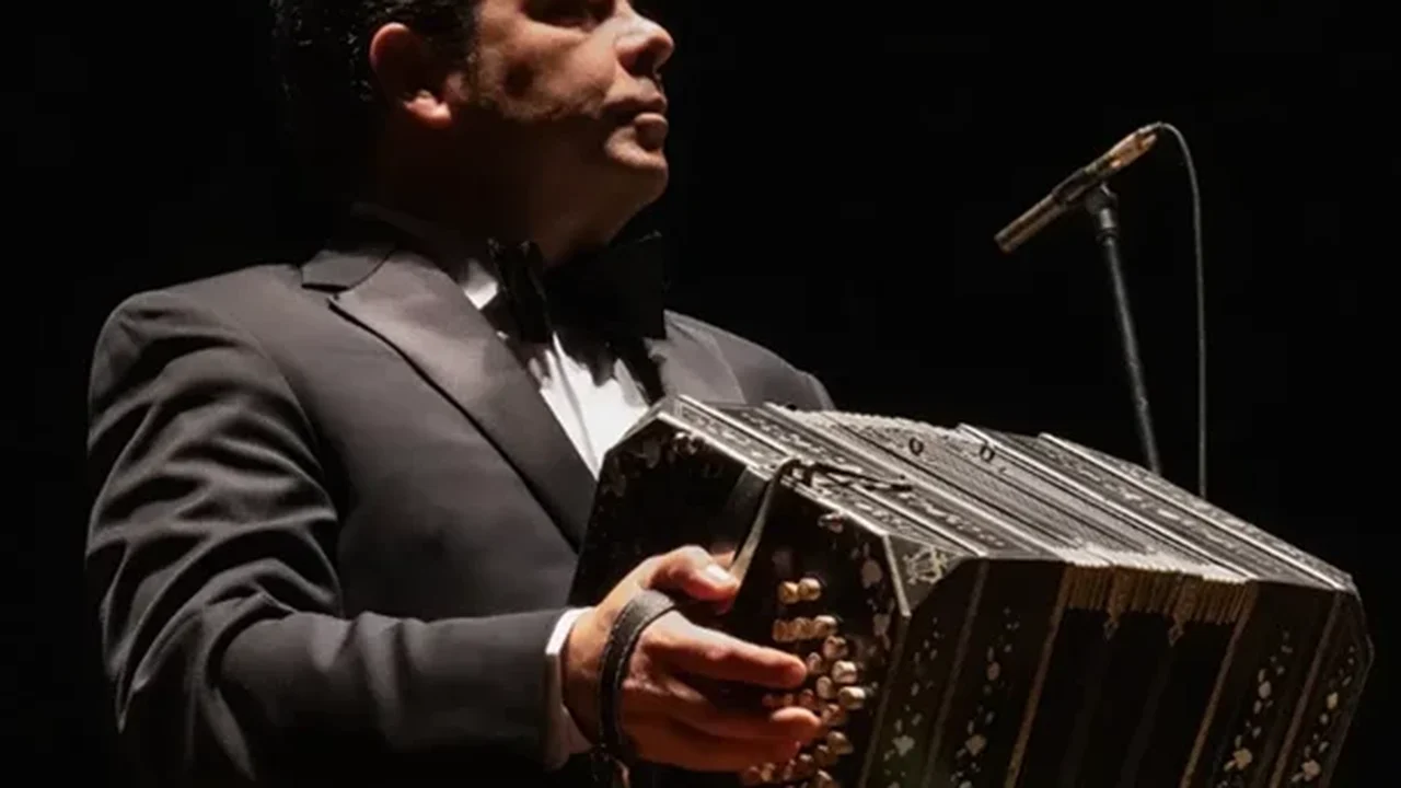 Richard Scofano amplia possibilidades do bandoneón em obra marcada por memória e luto