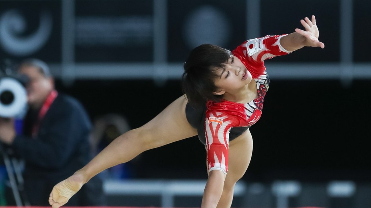 Seleção masculina do Japão vence Mundial de ginástica; Brasil define equipe para final feminina