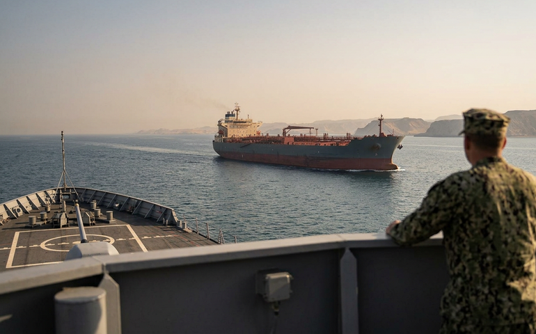 Trump promete 'grande segurança' para petroleiros no Estreito de Ormuz