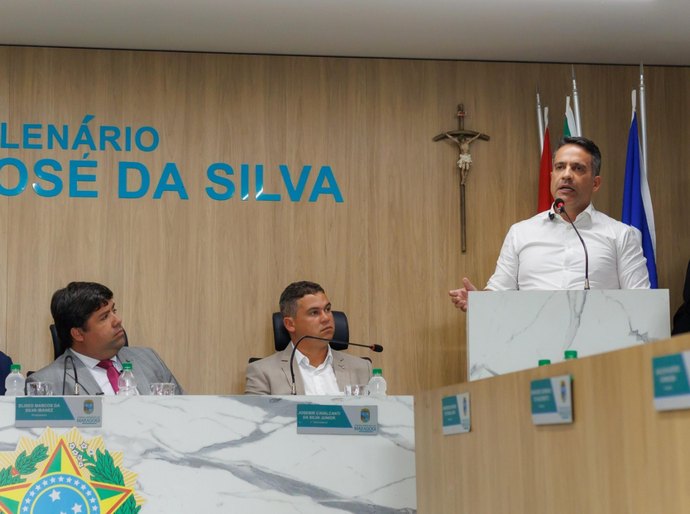 “Aeroporto Costa dos Corais terá primeira etapa entregue no primeiro semestre”, diz governador após sobrevoo