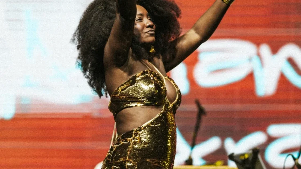 Adriana Araújo, sambista mineira, morre aos 49 anos após aneurisma cerebral