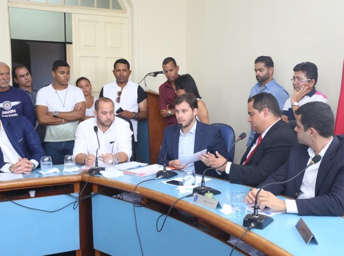 Prefeito entrega à Câmara projeto que cria novas linhas de táxi em Marechal