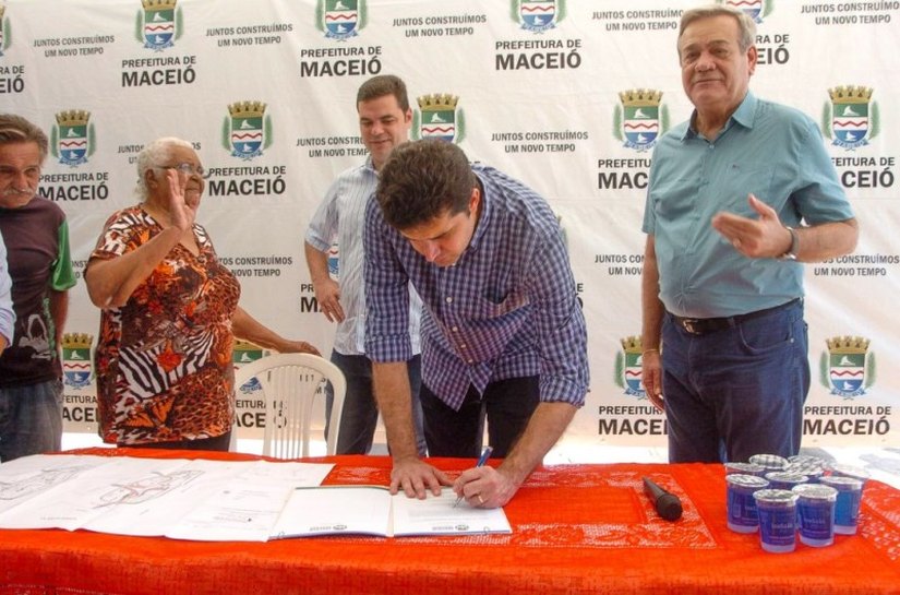 Prefeitura de Maceió autoriza obra em praça no bairro de Riacho Doce