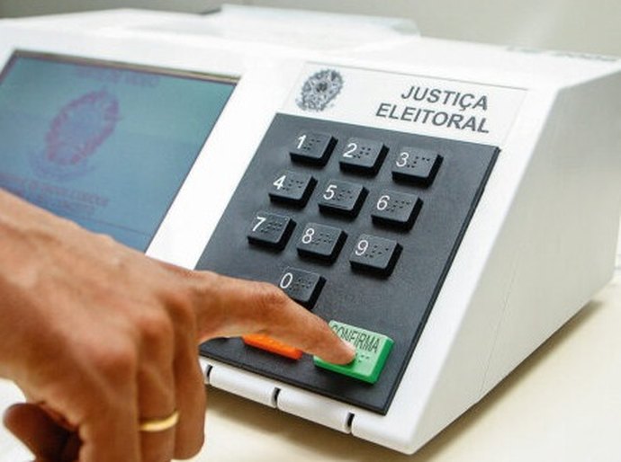 Seis em cada dez municípios têm a maioria do eleitorado feminina