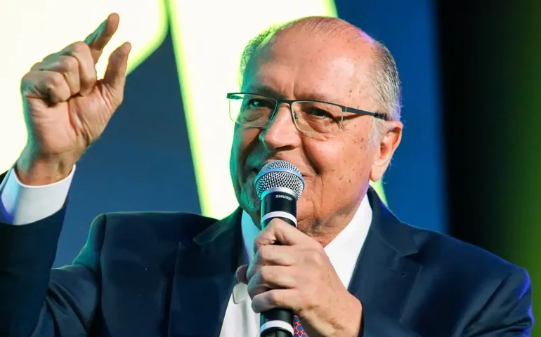 Plano de contingência ao tarifaço deve sair até terça, diz Alckmin