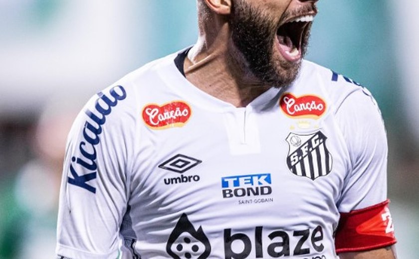 Guilherme destaca união em vitória do Santos e estreante admite: 'Mais fácil do que imaginava'