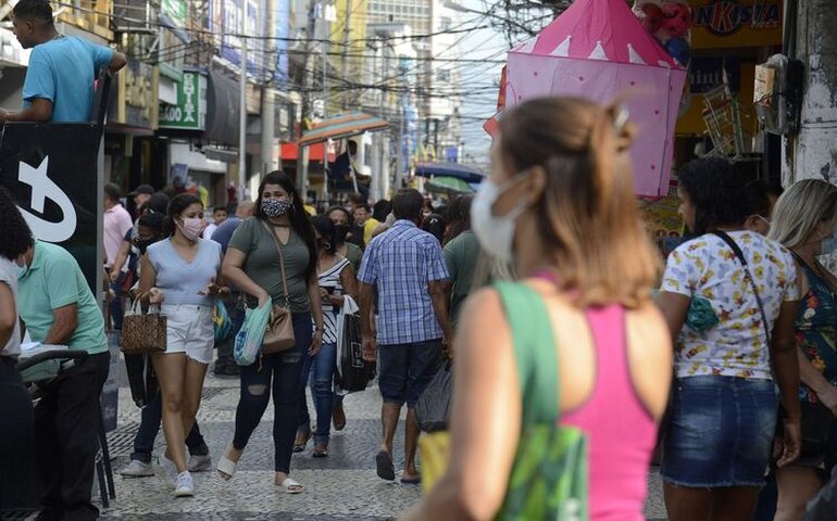 Pnad 2020: cai rendimento do trabalho e aumenta transferência de renda