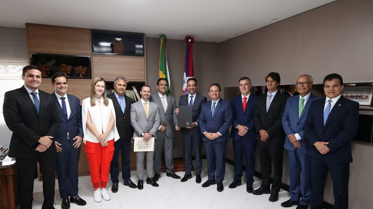 Parlamento recebe mensagem governamental e documento é lido em plenário