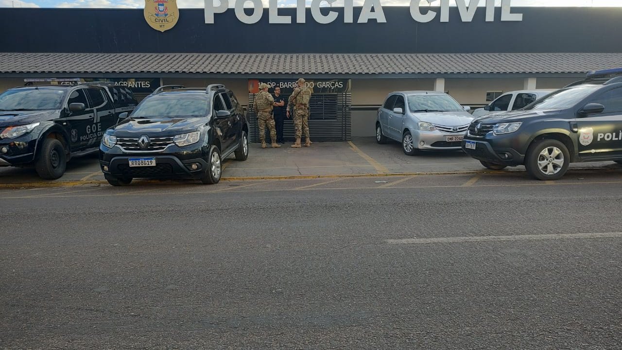 Polícia resgata casal que devia R$ 33 mil para facção e seria executado, em MT