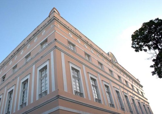 Lei que restringe cuidados íntimos na Educação Infantil a profissionais mulheres é promulgada em Alagoas