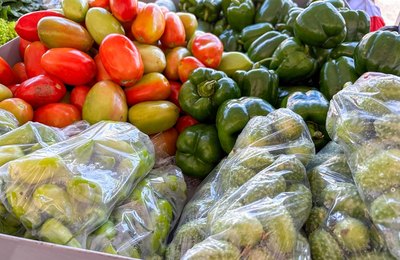 Comercialização de alimentos saudáveis e de qualidade fortalece cadeia produtiva local no Circuito de Feiras