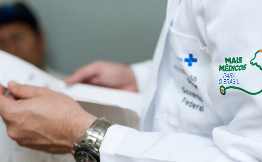 Programa Mais Médicos passará por transformações: 'pós-graduação' é diferencial, afirma relatora