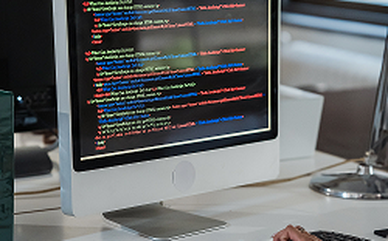 Empresas investem na formação de profissionais para o mercado de TI