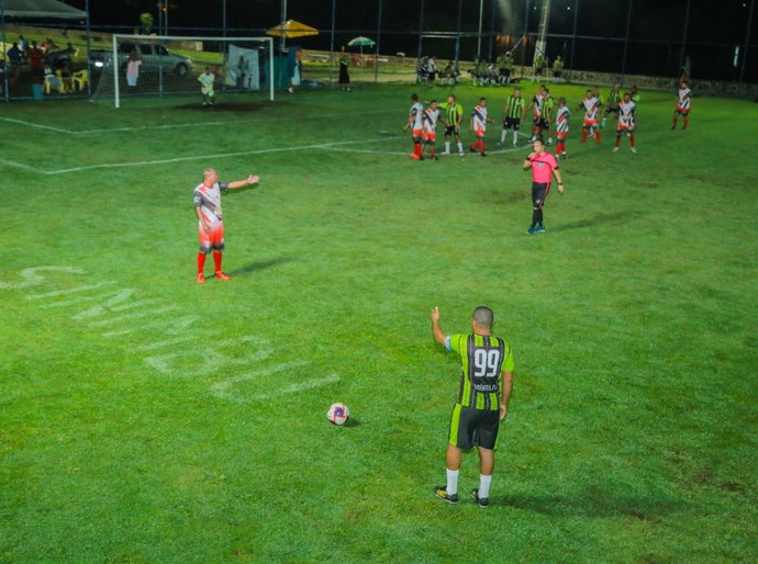 Campeonato Master de Futebol começa com nova iluminação do Campo do Sinimbu