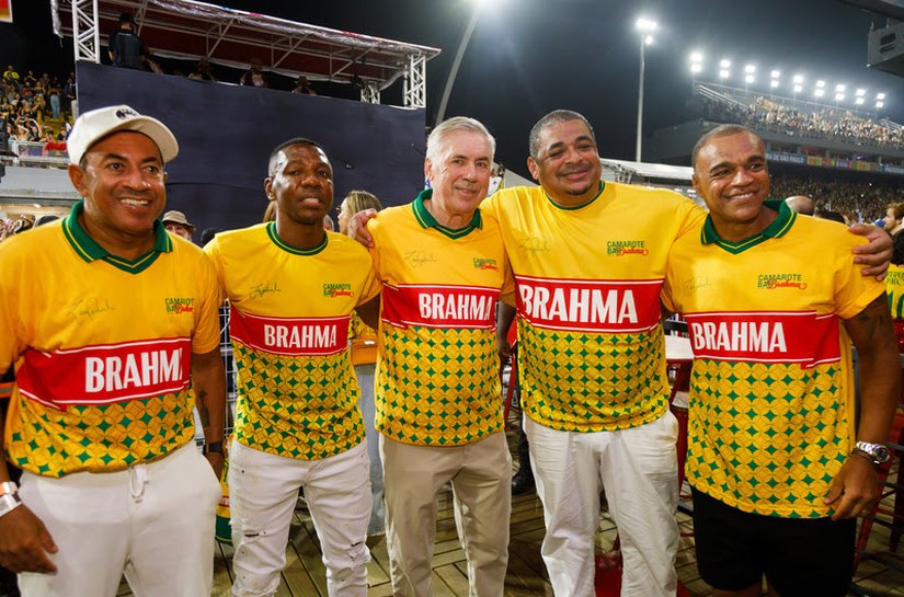 Ancelotti celebra o Carnaval de São Paulo e se encontra com ídolos da Seleção Brasileira no Camarote Bar Brahma