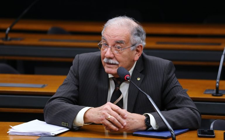 Comissão aprova projeto que obriga conselhos de Enfermagem a oferecer cursos de aperfeiçoamento