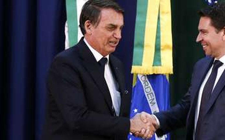 Bolsonaro anula nomeação de Ramagem para PF e devolve delegado ao comando da Abin