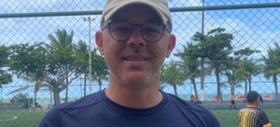 Conrado Melo, trouxe seu filho Isaac para competir na Maceió Cup. Esta é a primeira vez da família em terra alagoana. Foto: Ascom Semesp