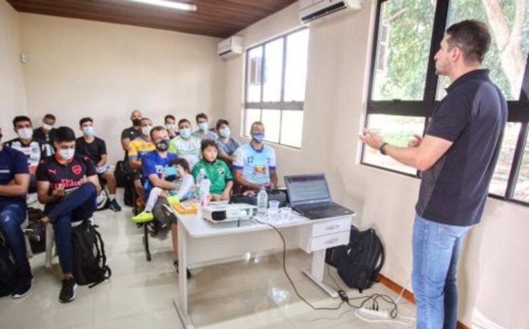 Futsal é tema de encontro entre profissionais do Esporte de Arapiraca e região