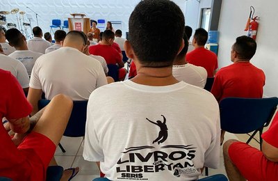 ‘Livros que Libertam”: custodiados participam de primeiro grupo de discussão no Baldomero Cavalcante