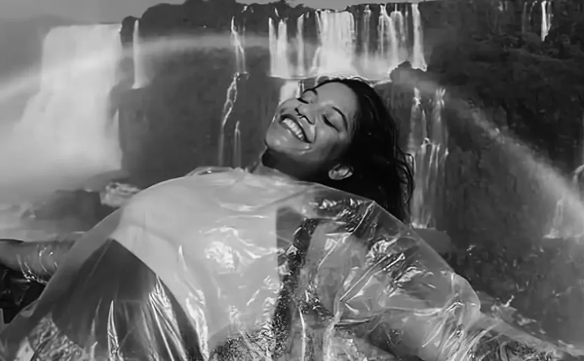 Corpo de brasileira morta em trilha na Indonésia deve chegar ao Rio na quarta (2)