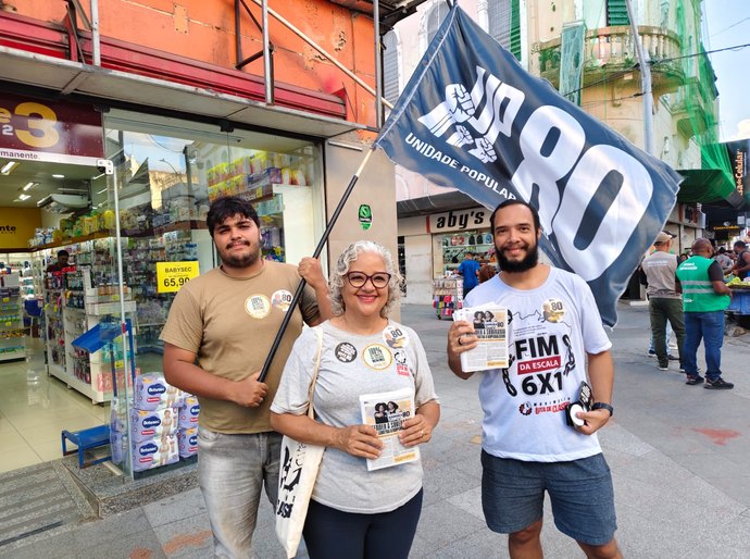 Lenilda Luna dialoga com trabalhadores da limpeza urbana e defende soberania nacional no Centro de Maceió