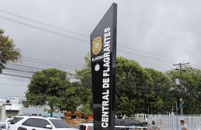 Mulher é autuada por stalking após perseguir família com criança em shopping de Maceió