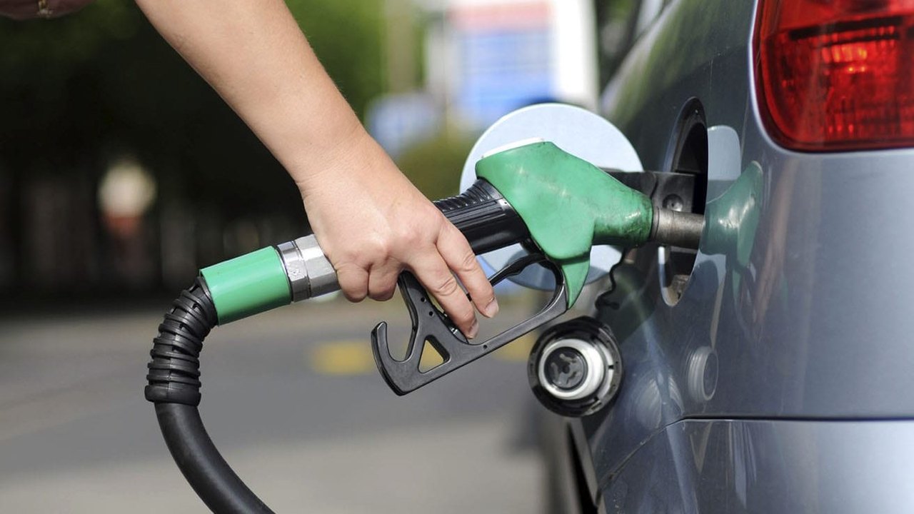Congelar preço da gasolina está no radar do governo