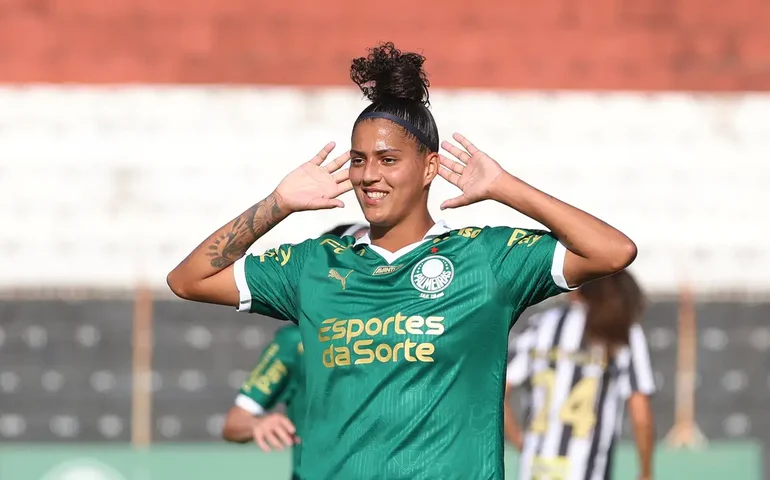 Amanda  brilha e faz 3 em goleada do Palmeiras sobre Santos por 6 a 0